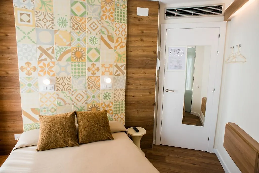 Konukevi Hostal Marenostrum Barselona